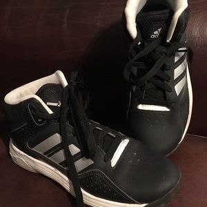 Girls hi top Adidas Black size 3.5  sneakers